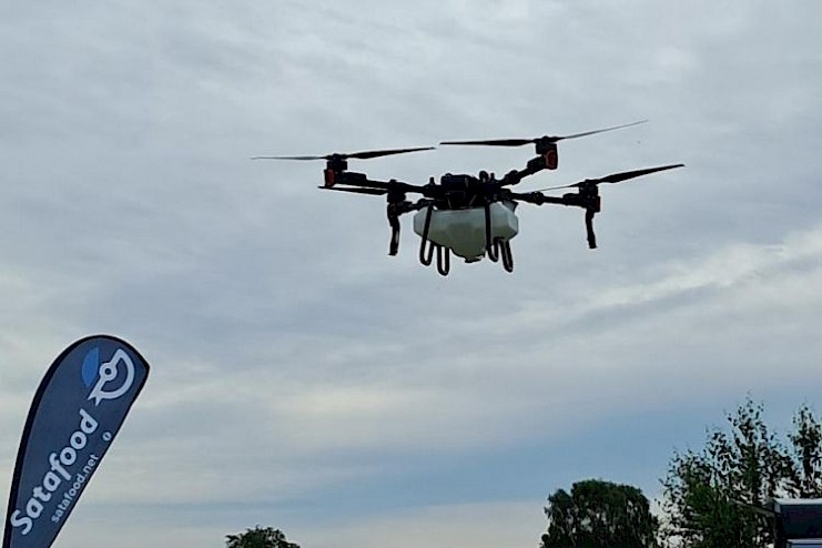 DroneFarmi-hanke esitteli maatalousdronejen mahdollisuuksia Satakunnan pellonpientareilla