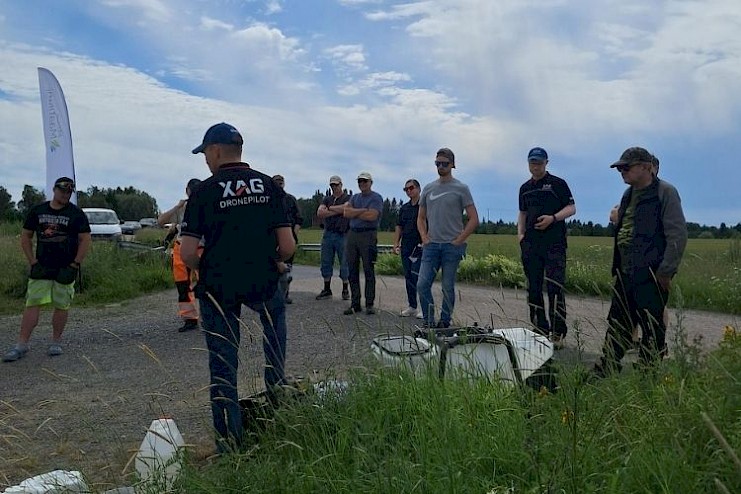 DroneFarmi-hanke esitteli maatalousdronejen mahdollisuuksia Satakunnan pellonpientareilla